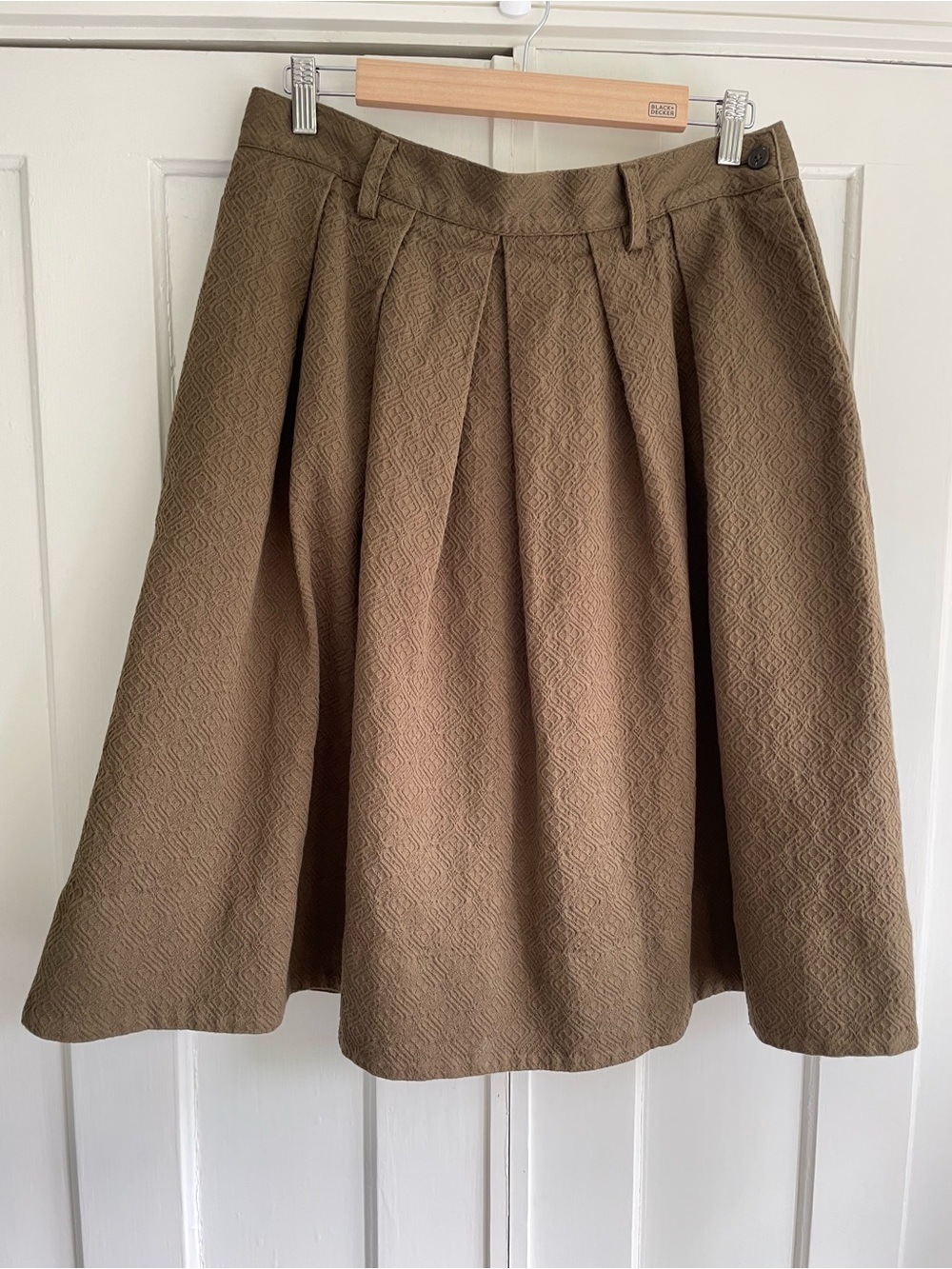 L.L. Bean Vintage Textured A-Line Skirt in Olive Khaki Brown Pleated w Pockets